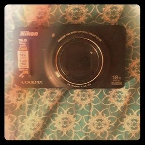 Nikon coolpix S9300